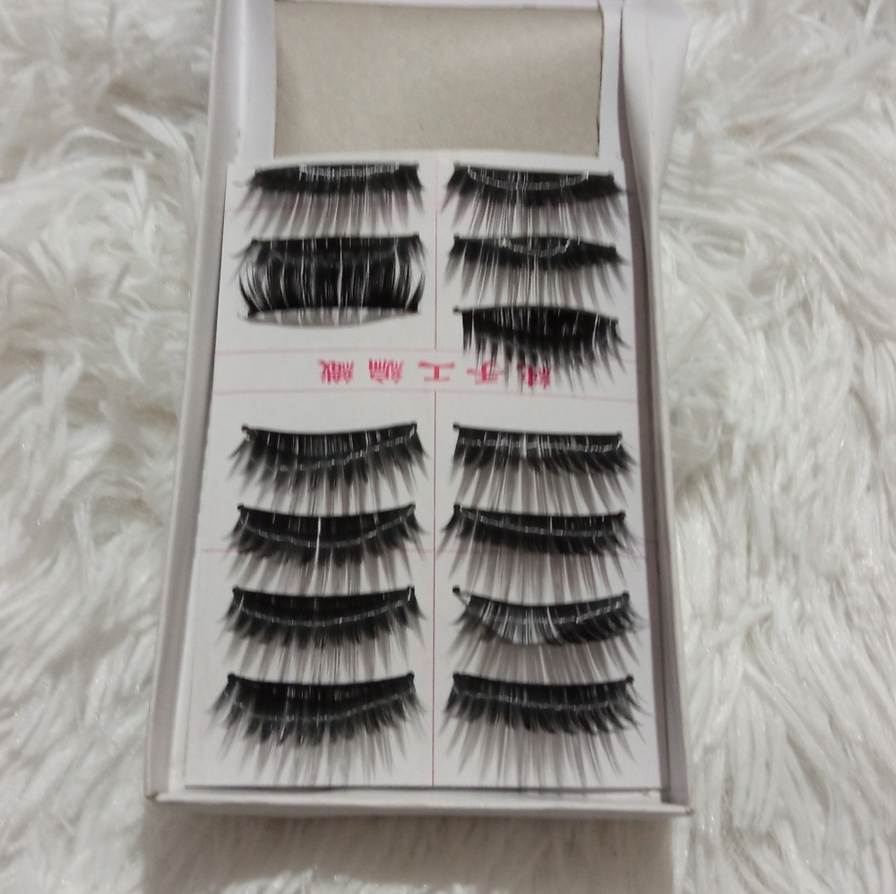 Lash Lot - Picture 4 of 4